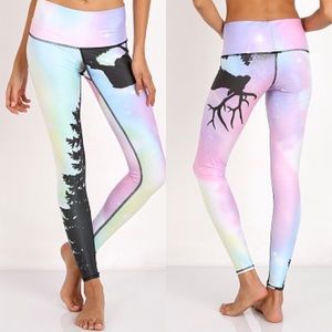 NWT Teeki Hot Pant Leggings Northern Lights Sherbert size Medium
